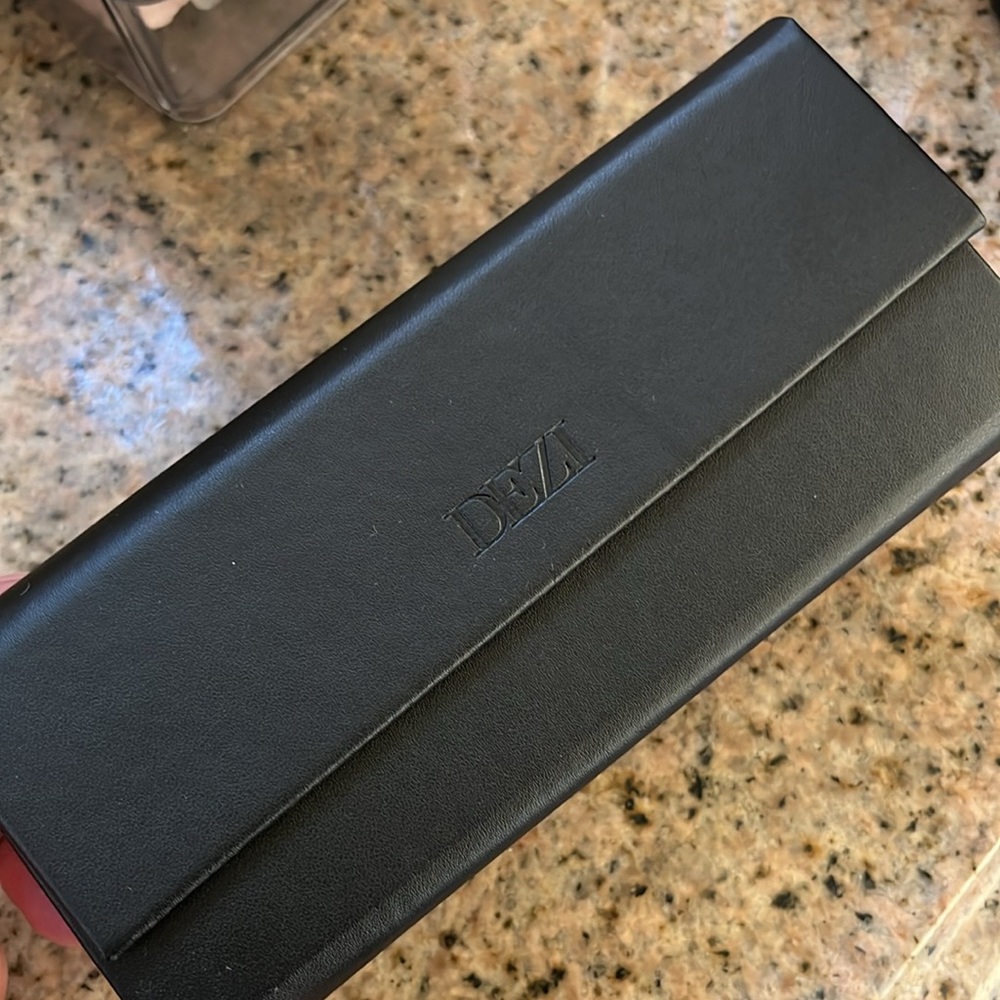 Dezi Cuffed Sunglasses - Picture 5 of 10